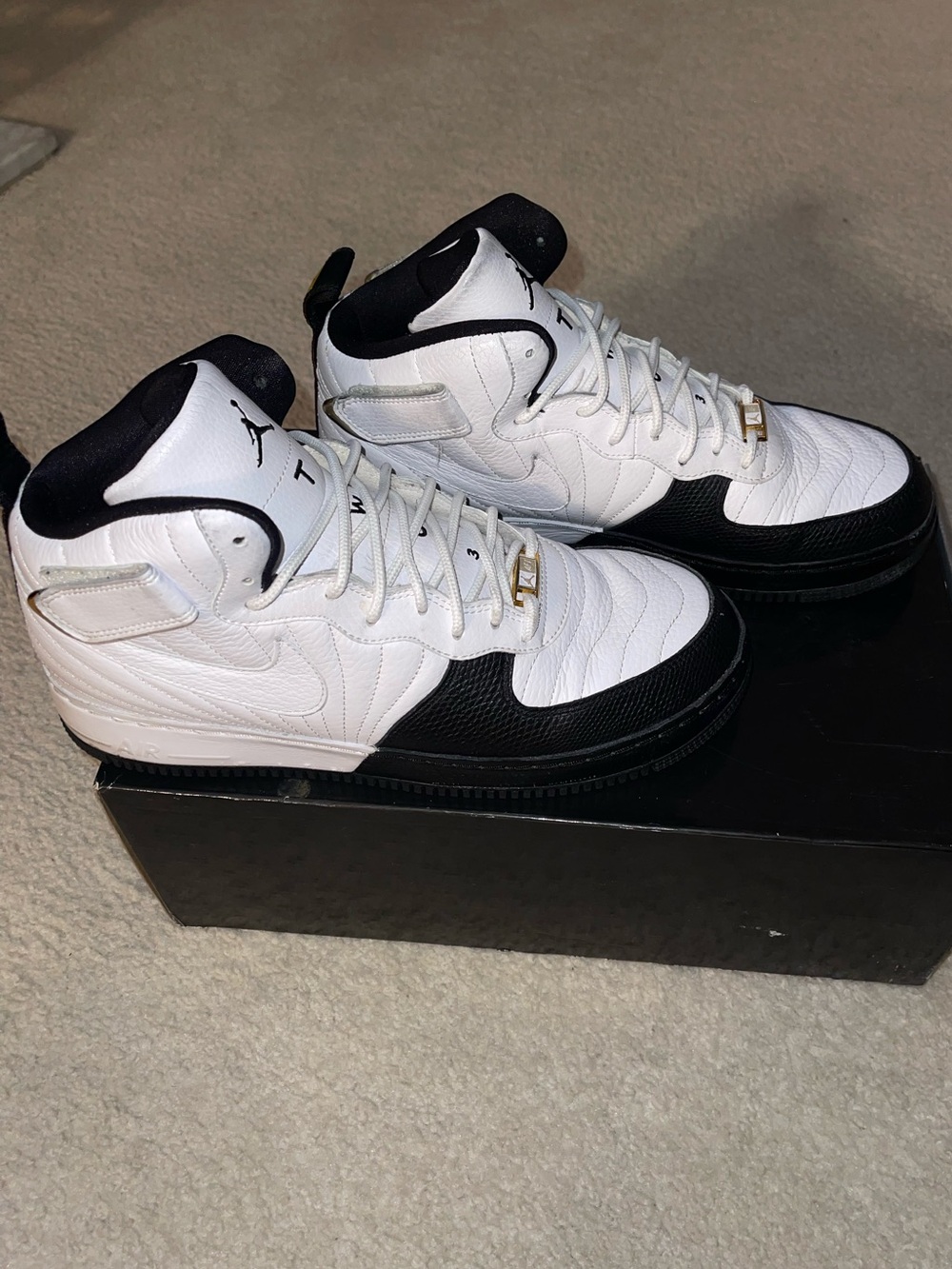 Men’s Nike Air Jordan 12 Retro White/Black Men’s Shoes Size 10.5 - Picture 2 of 7